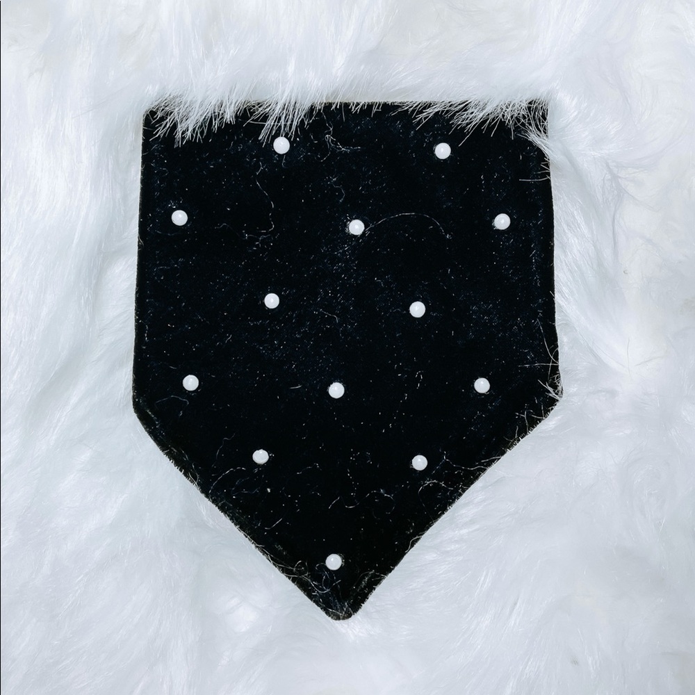 Christmas pet bandana - comes with two sets of snap buttons for easy wear